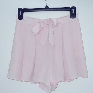 Aritzia Sunday Best Westley Short in Magnolia, Size 0